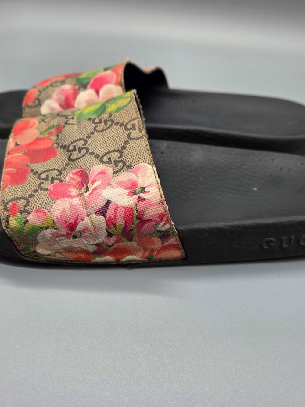 Gucci Floral Slides, Preowned, Size 38, US 8, in Good Condition - Picture 4 of 13